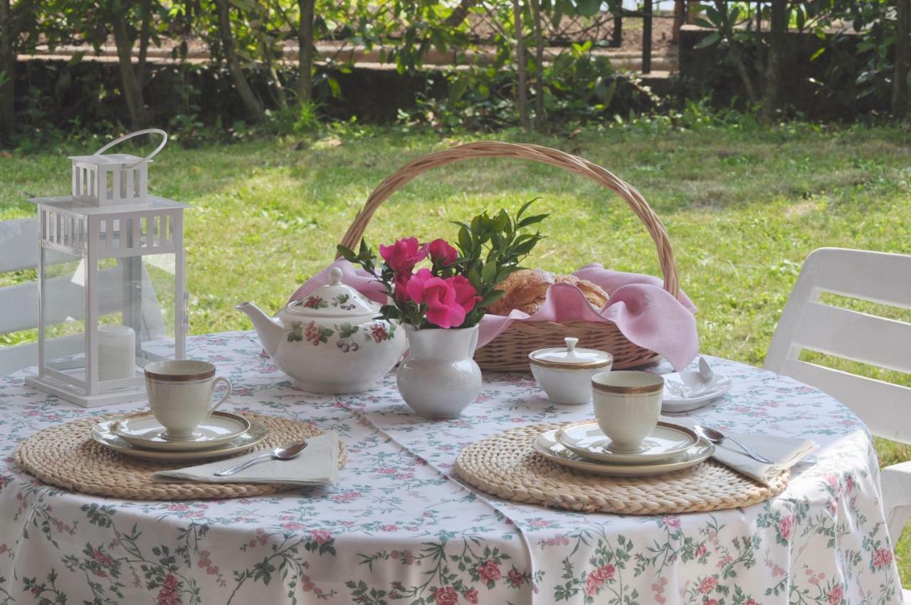 Ca' Rosa Bed & Breakfast Malnate Экстерьер фото